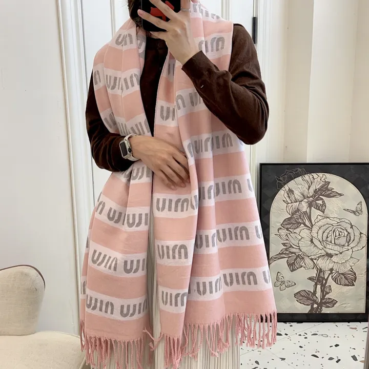 スーパーコピー ミュウミュウ マフラー