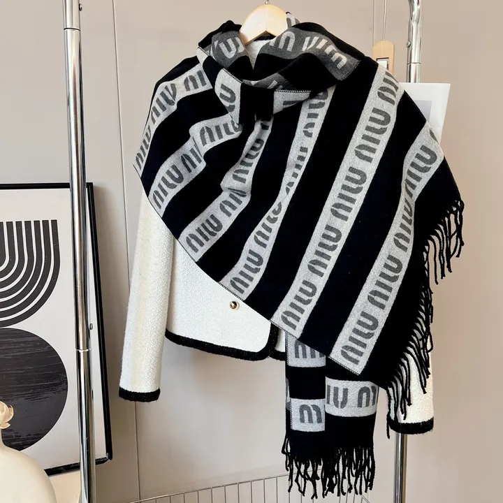 スーパーコピー ミュウミュウ マフラー