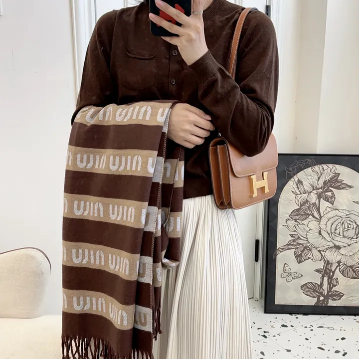 スーパーコピー ミュウミュウ マフラー