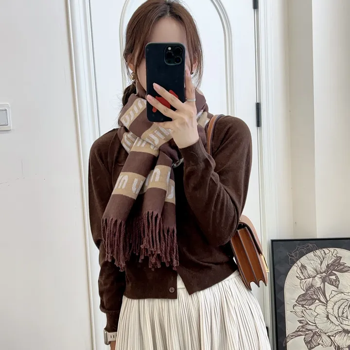 スーパーコピー ミュウミュウ マフラー