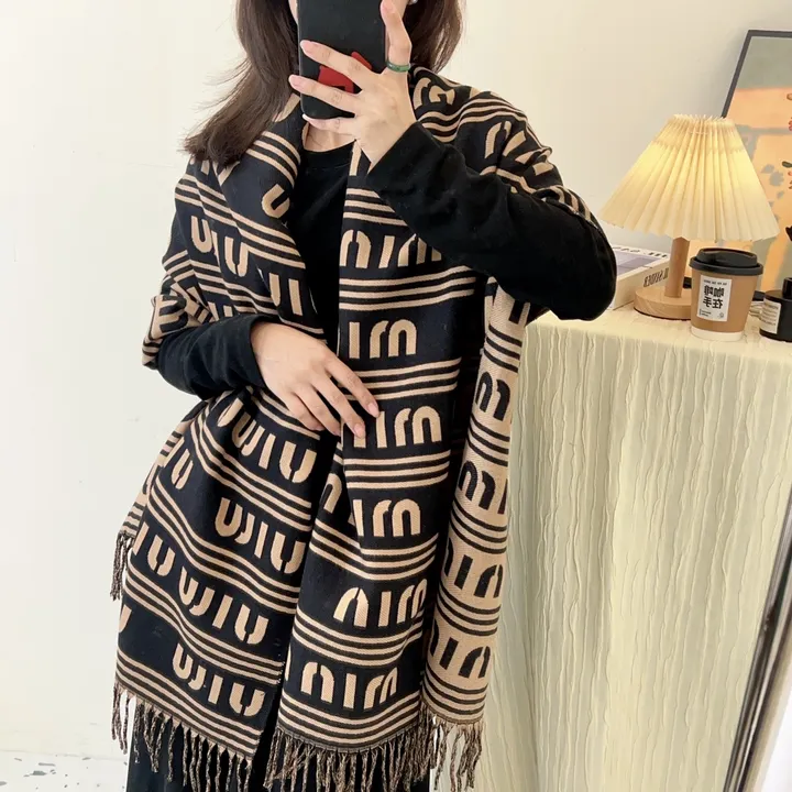 スーパーコピー ミュウミュウ マフラー