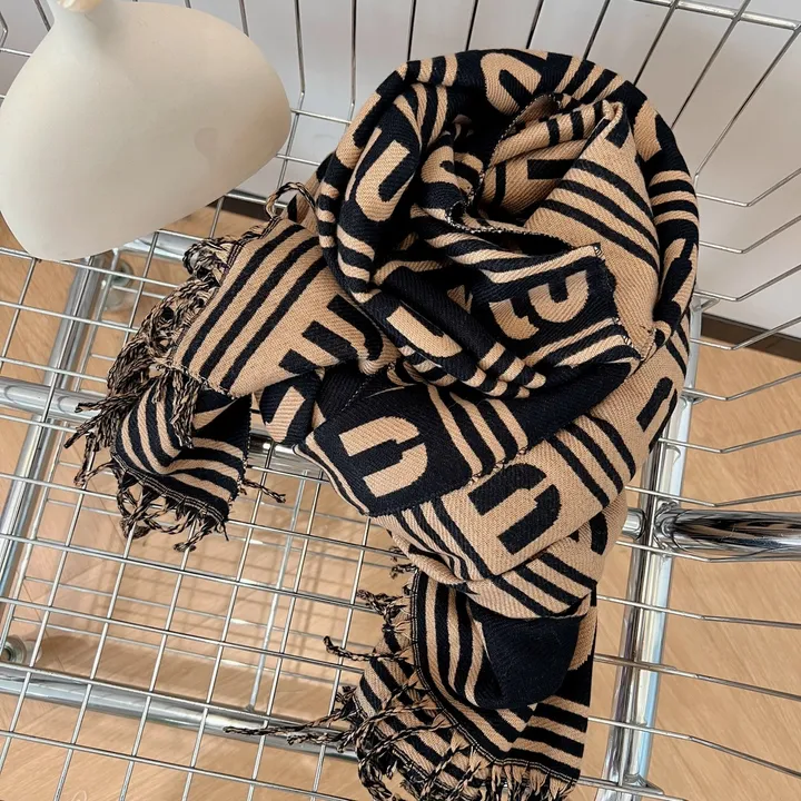 スーパーコピー ミュウミュウ マフラー