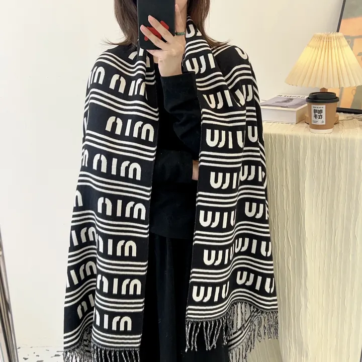 スーパーコピー ミュウミュウ マフラー