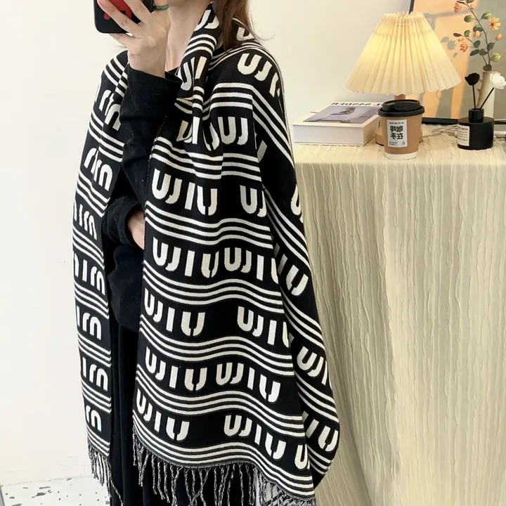 スーパーコピー ミュウミュウ マフラー