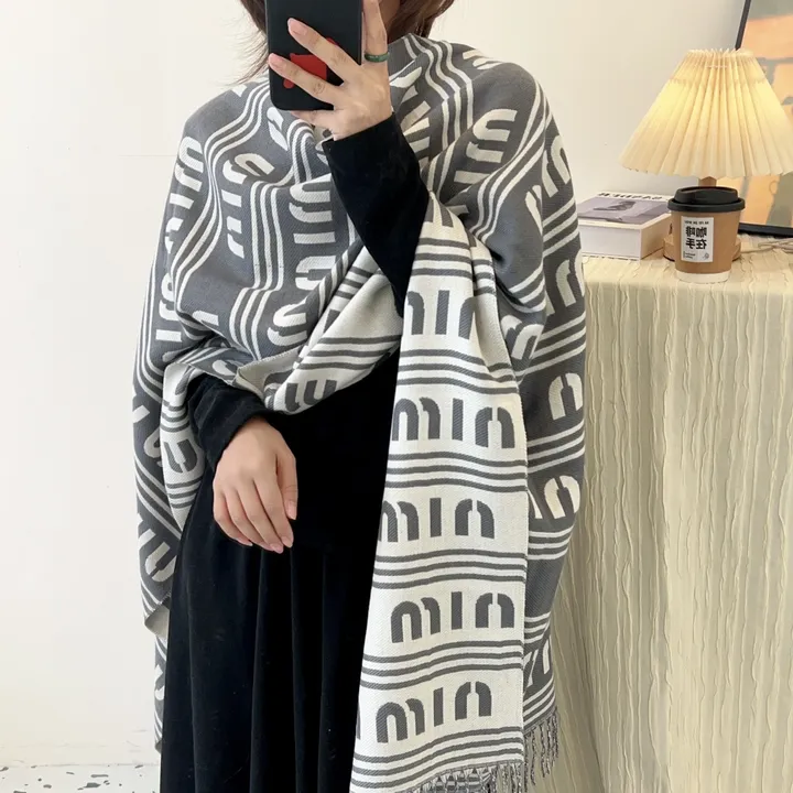 スーパーコピー ミュウミュウ マフラー