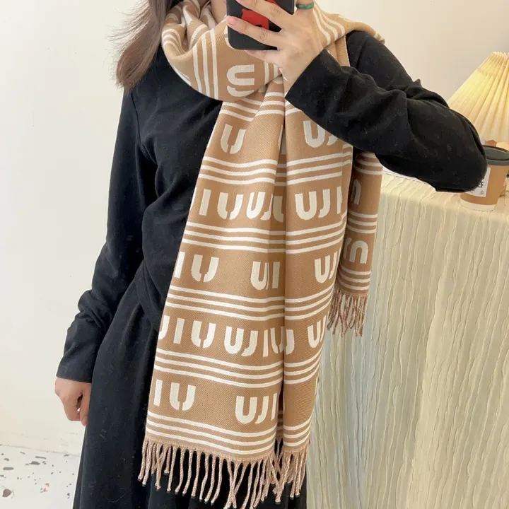 スーパーコピー ミュウミュウ マフラー