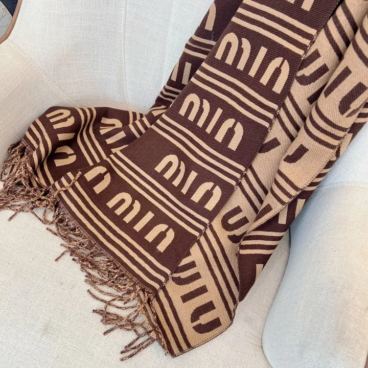 スーパーコピー ミュウミュウ マフラー