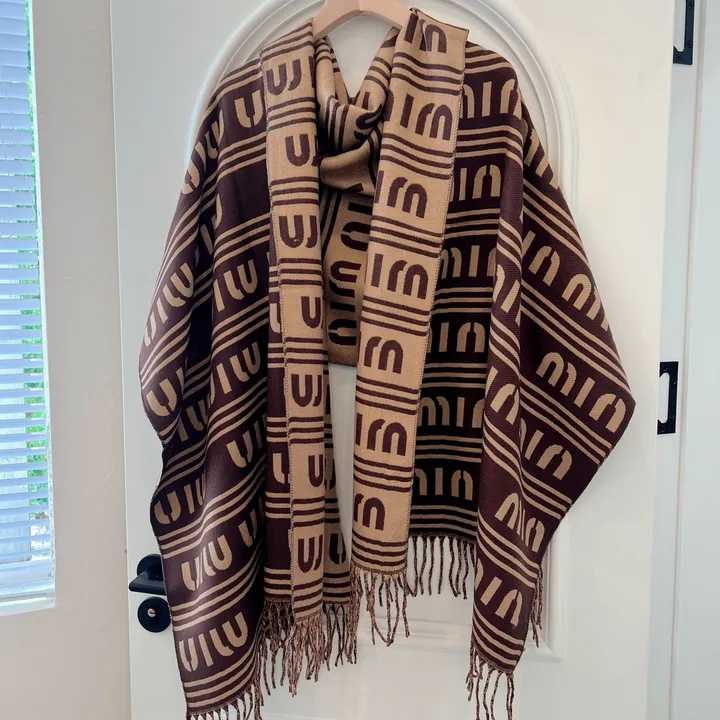 スーパーコピー ミュウミュウ マフラー