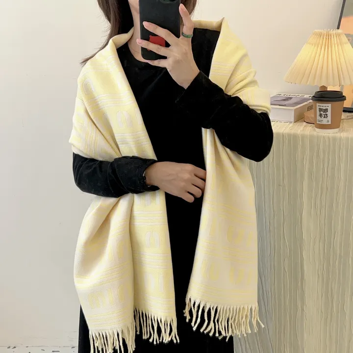 スーパーコピー ミュウミュウ マフラー