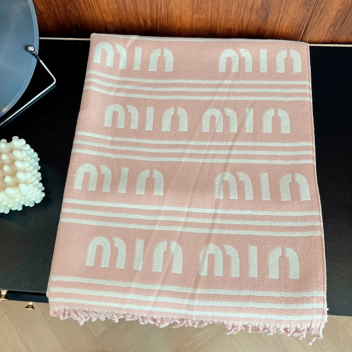 スーパーコピー ミュウミュウ マフラー