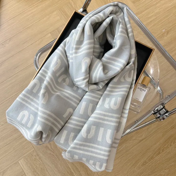 スーパーコピー ミュウミュウ マフラー