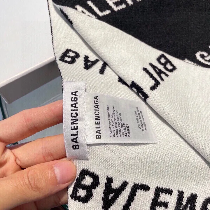 スーパーコピー バレンシアガ マフラー