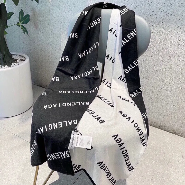 スーパーコピー バレンシアガ マフラー