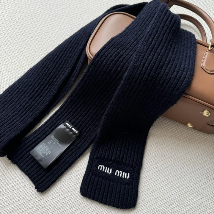 スーパーコピー ミュウミュウ マフラー