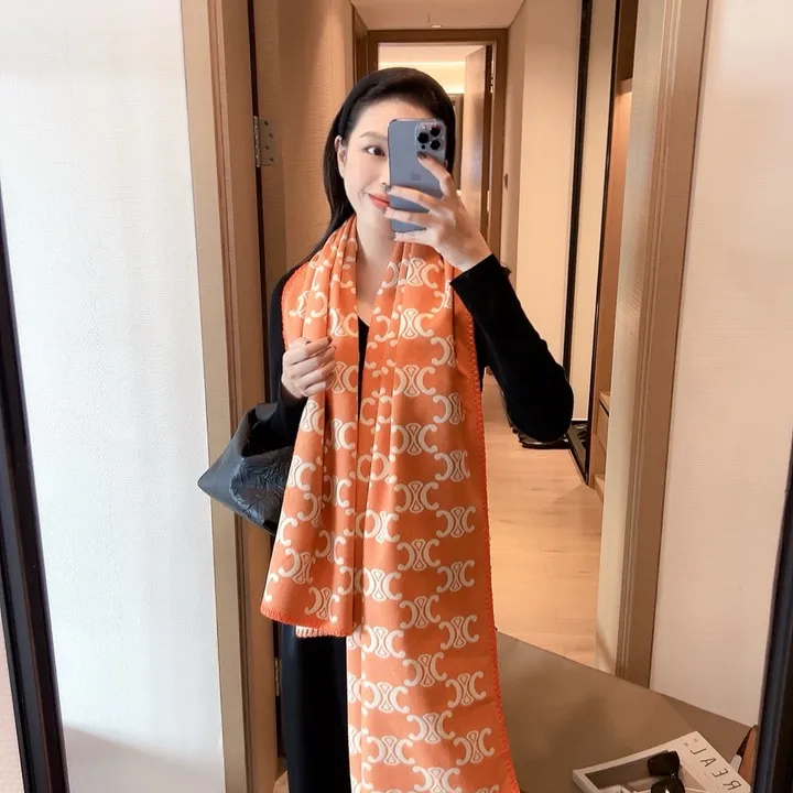 スーパーコピー セリーヌ マフラー