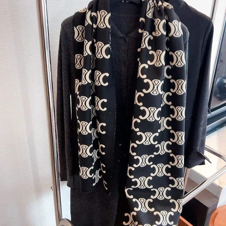 スーパーコピー セリーヌ マフラー