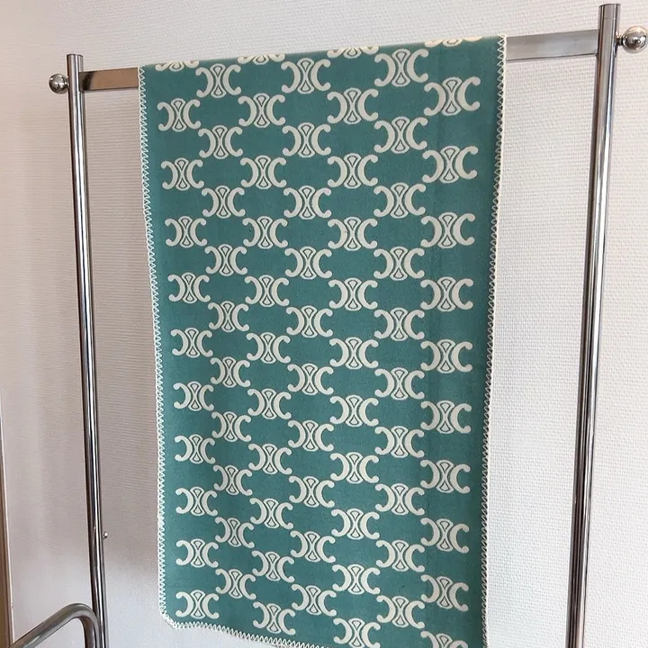 スーパーコピー セリーヌ マフラー