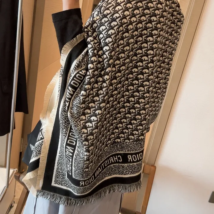 スーパーコピー ディオール マフラー