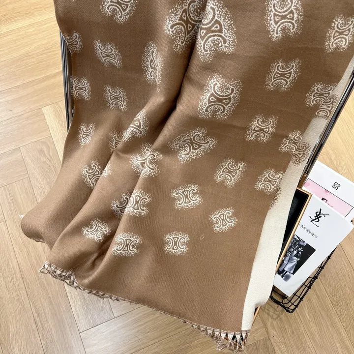 スーパーコピー セリーヌ マフラー