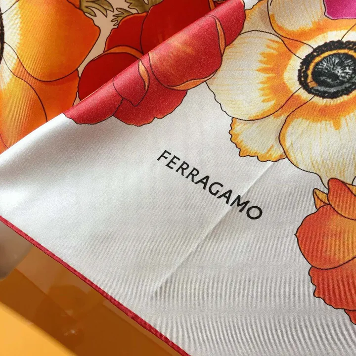 スーパーコピー フェラガモ マフラー