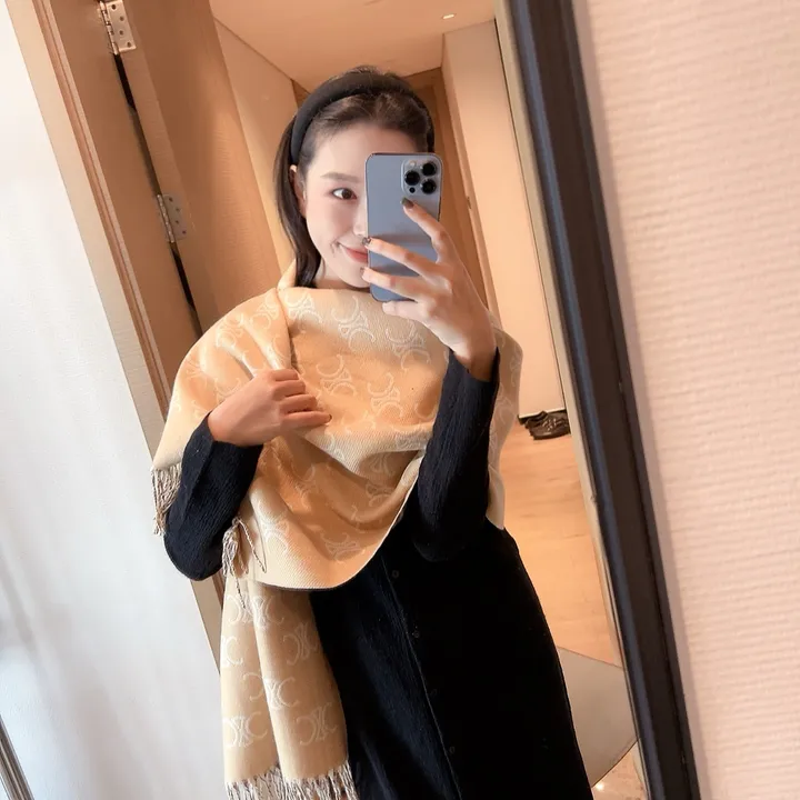 スーパーコピー セリーヌ マフラー