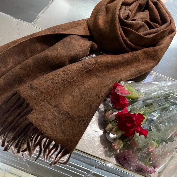 スーパーコピー セリーヌ マフラー