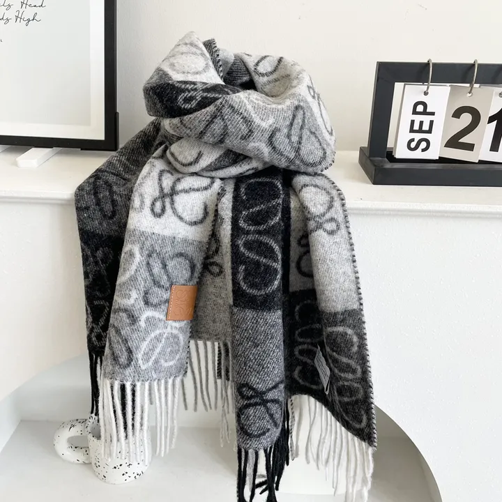 スーパーコピー ロエベ マフラー