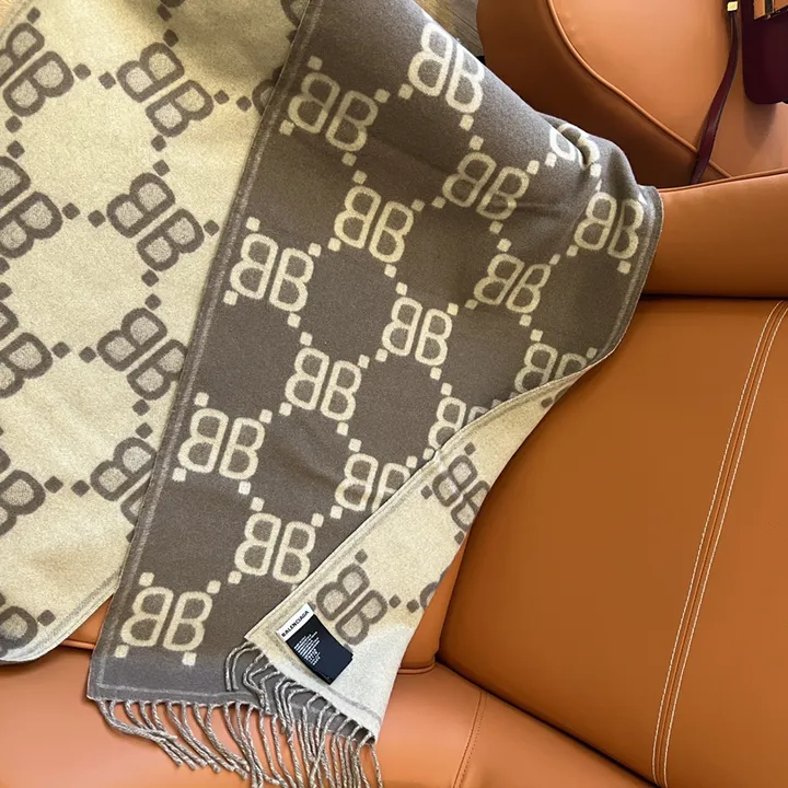 スーパーコピー バレンシアガ マフラー