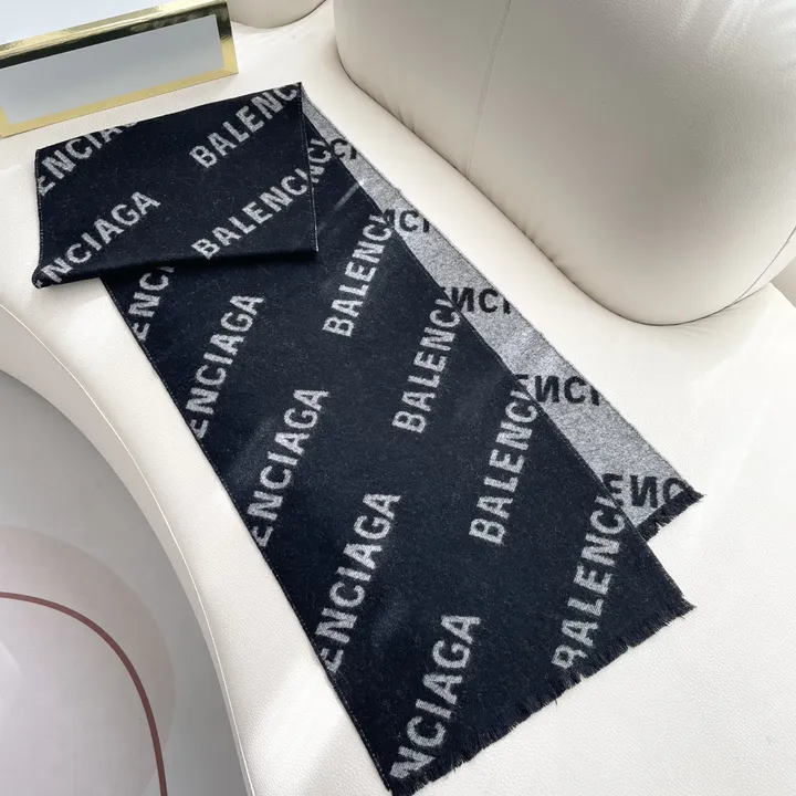 スーパーコピー バレンシアガ マフラー