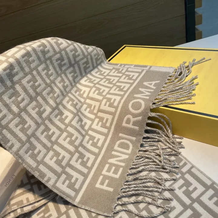 スーパーコピー フェンディ マフラー