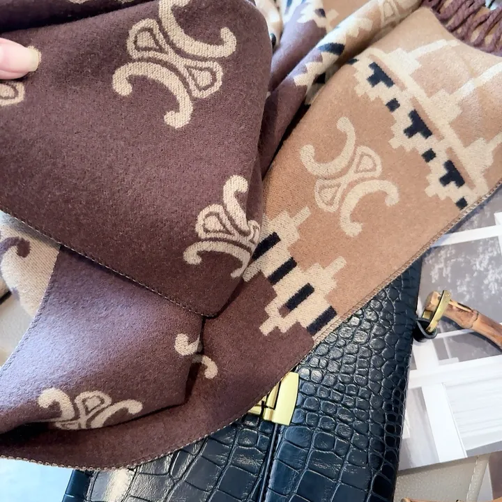 スーパーコピー セリーヌ マフラー