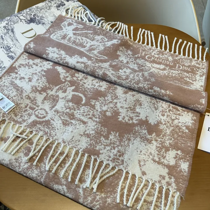 スーパーコピー ディオール マフラー