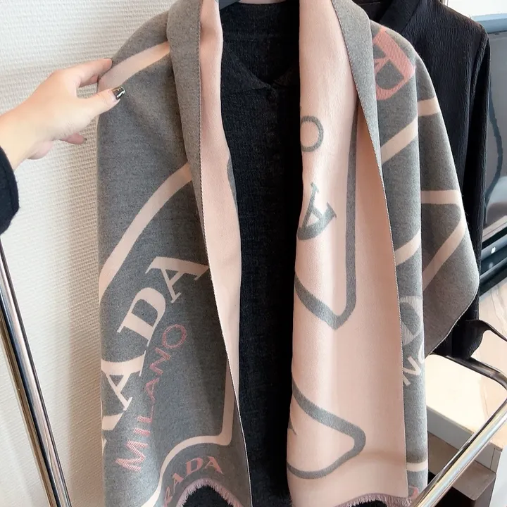 スーパーコピー プラダ マフラー