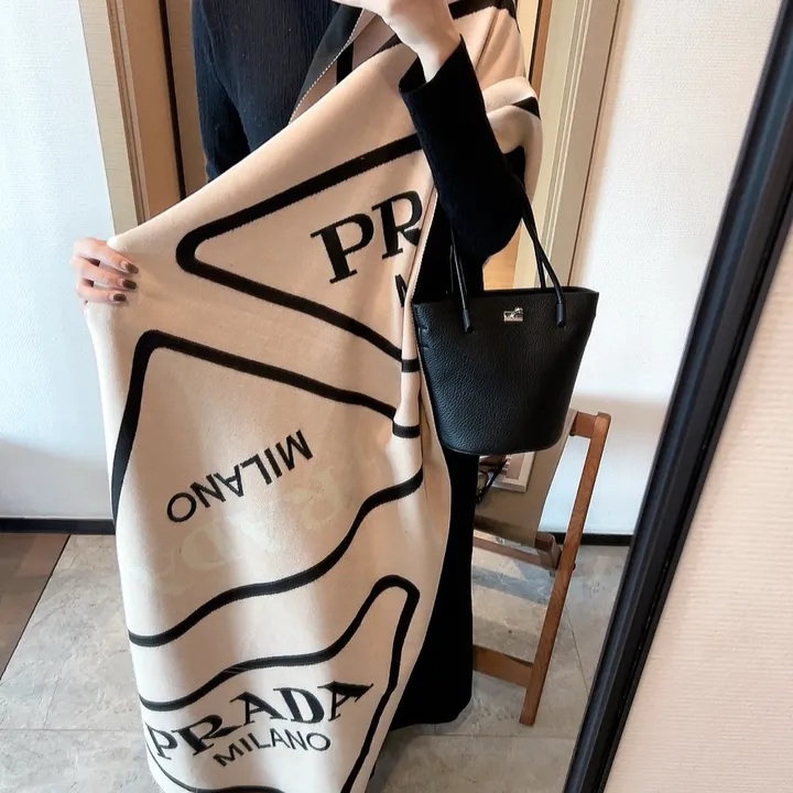 スーパーコピー プラダ マフラー