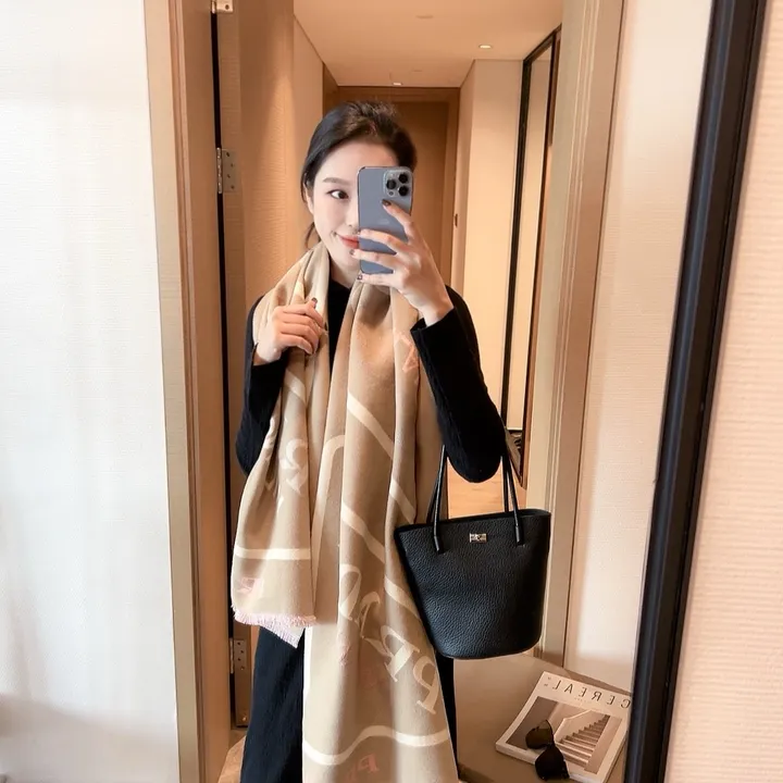 スーパーコピー プラダ マフラー