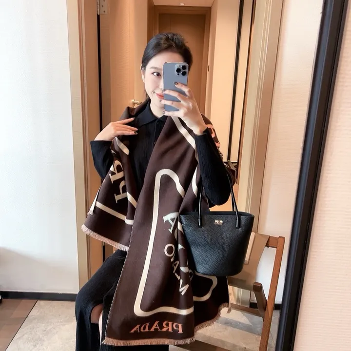 スーパーコピー プラダ マフラー