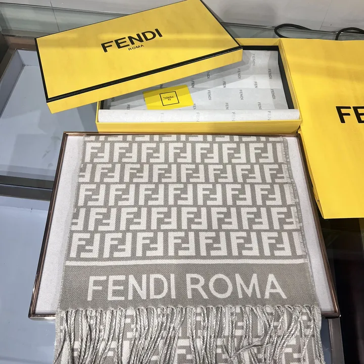 スーパーコピー フェンディ マフラー