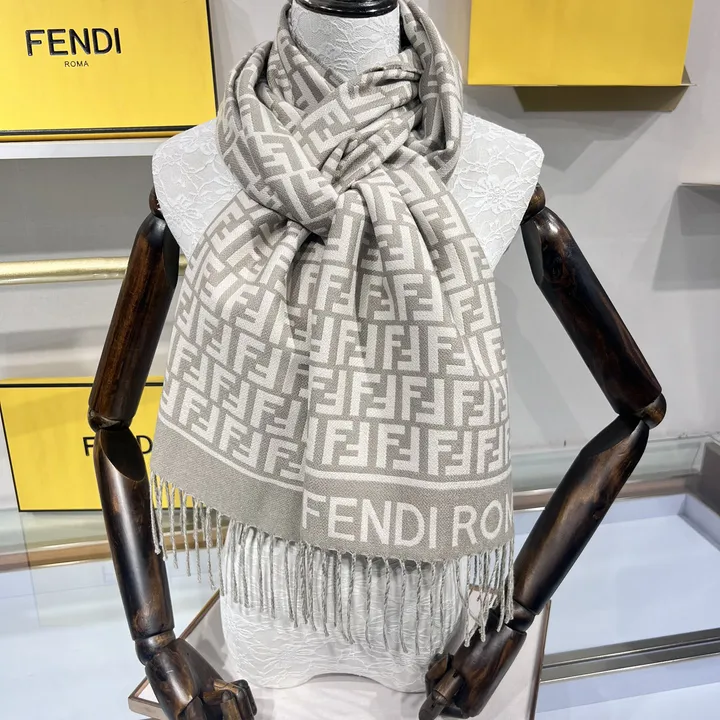 スーパーコピー フェンディ マフラー