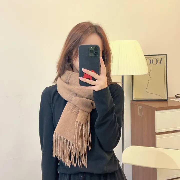 スーパーコピー ミュウミュウ マフラー