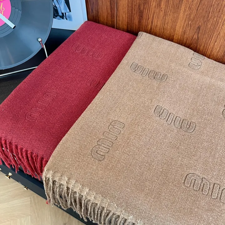 スーパーコピー ミュウミュウ マフラー