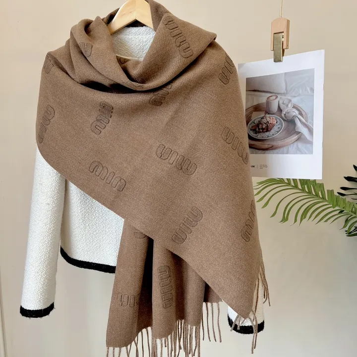 スーパーコピー ミュウミュウ マフラー