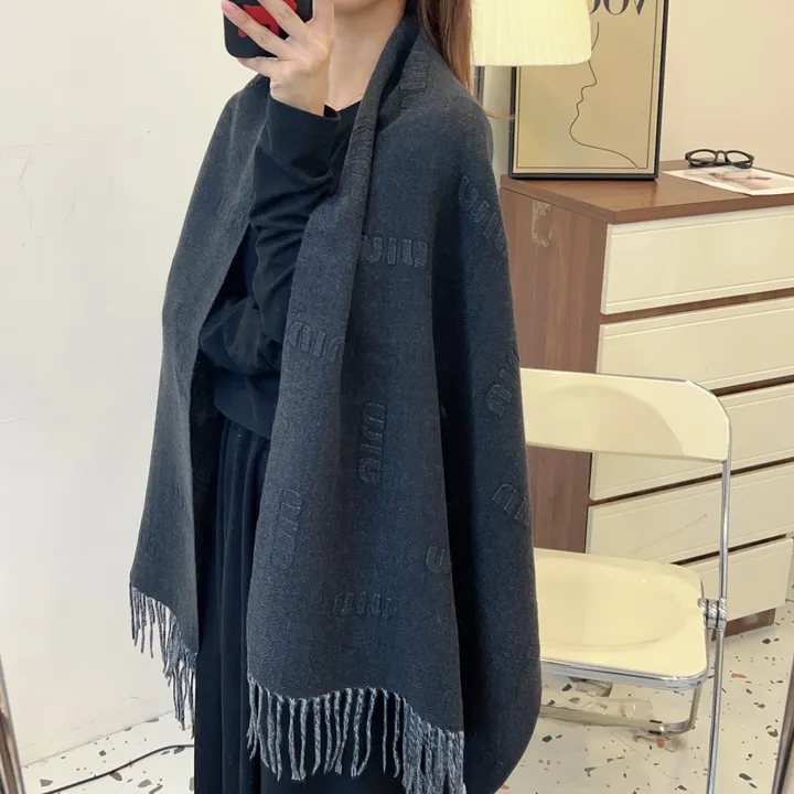 スーパーコピー ミュウミュウ マフラー