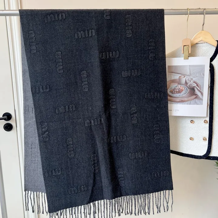 スーパーコピー ミュウミュウ マフラー