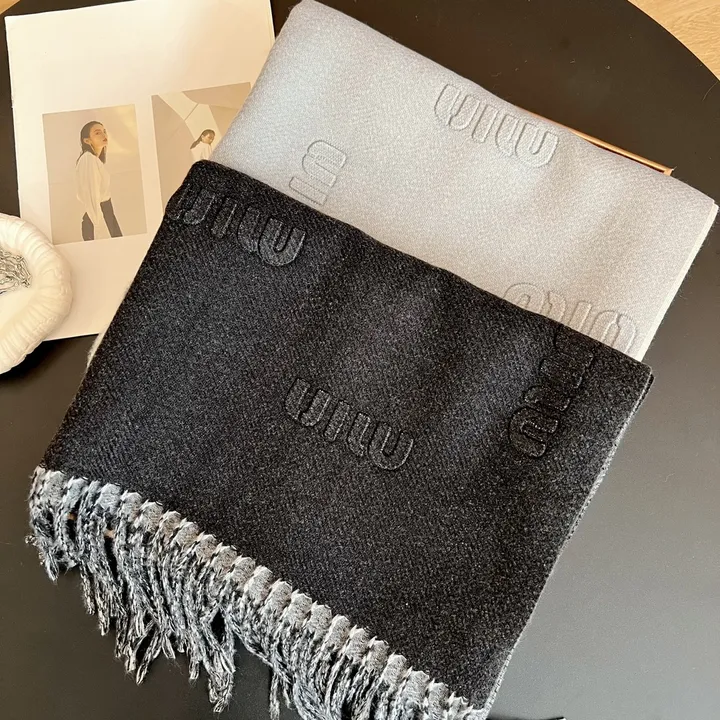 スーパーコピー ミュウミュウ マフラー