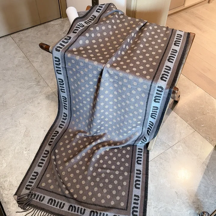 スーパーコピー ミュウミュウ マフラー