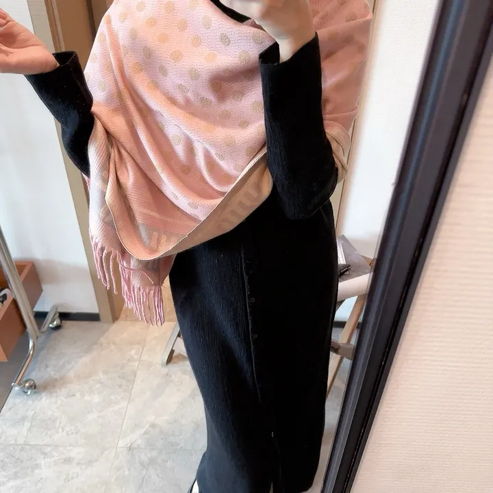 スーパーコピー ミュウミュウ マフラー