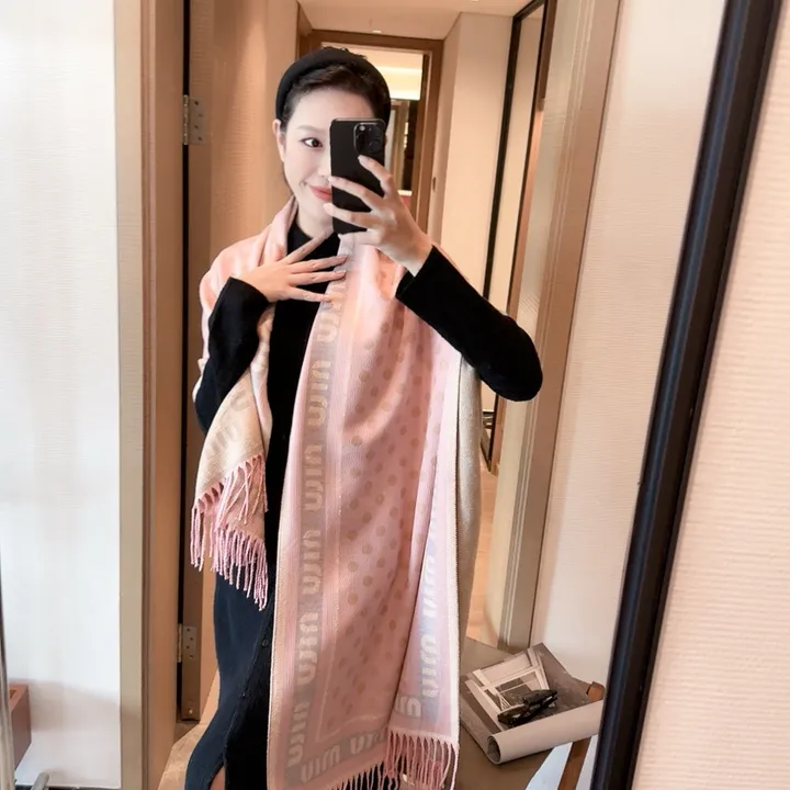 スーパーコピー ミュウミュウ マフラー