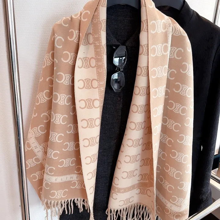 スーパーコピー セリーヌ マフラー