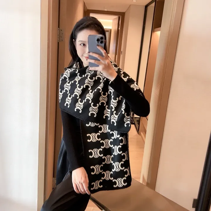 スーパーコピー セリーヌ マフラー