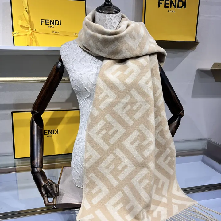 スーパーコピー フェンディ マフラー